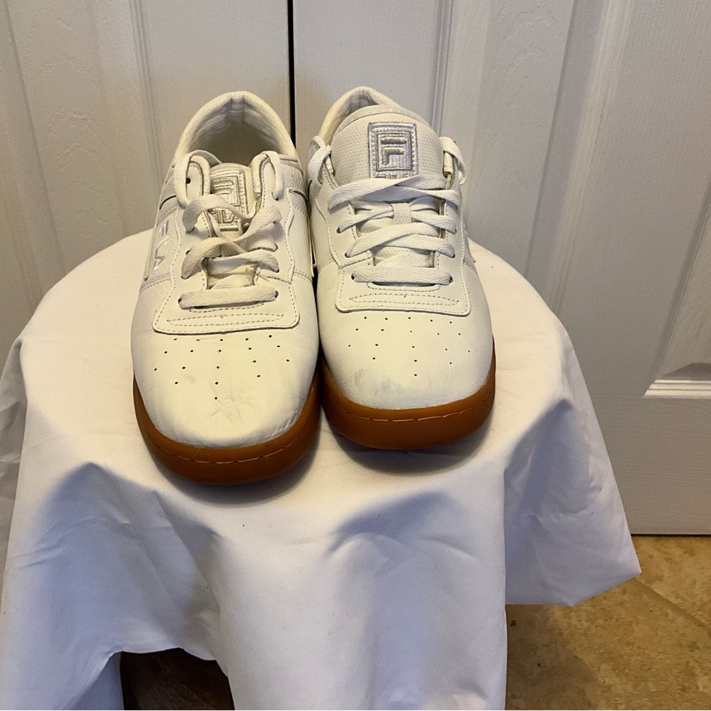 Fila Men’s White Sneakers with Gum Sole